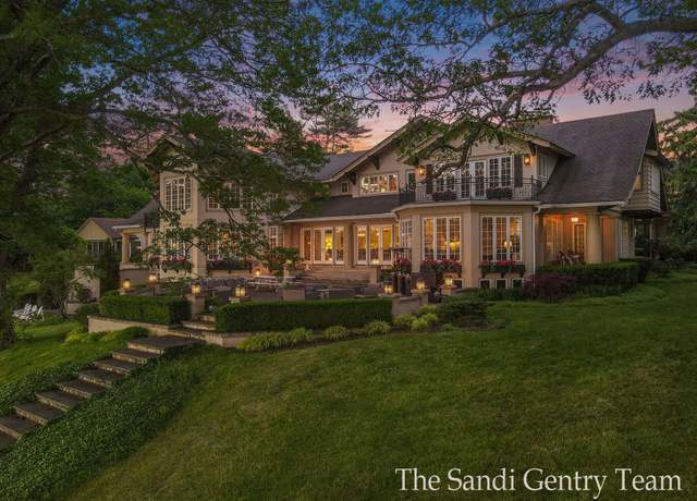 Property at 18635 N Fruitport Rd, Spring Lake, MI 49456, 7 beds, 8.5 baths