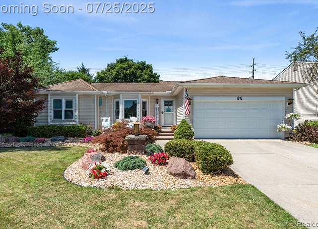 Property at 1371 Knightsbridge Rd, Canton, MI 48187, 3 beds, 2.5 baths
