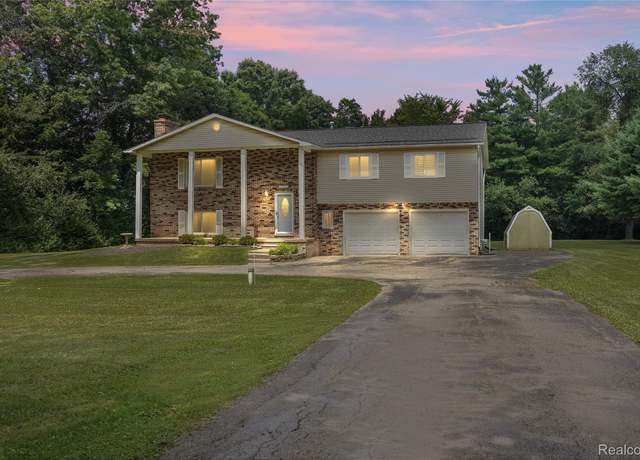 Property at 5461 E Holly Rd, Holly Township, MI 48442, 4 beds, 3 baths