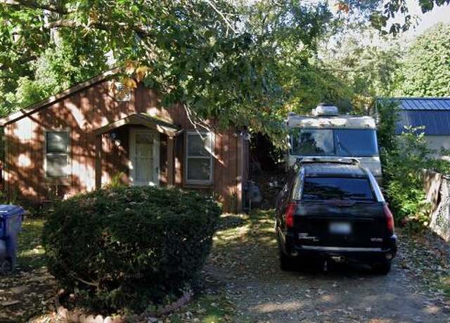 Property at 234 Walnut St, Benton Harbor, MI 49022, 2 beds, 1 bath
