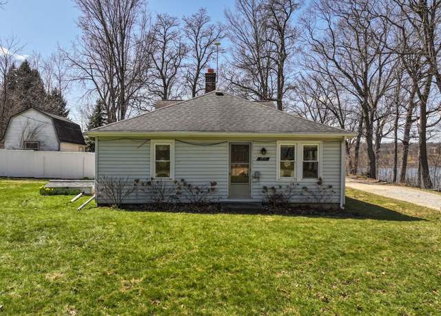 Property at 3931 S Shore Dr, Lapeer, MI 48446, 2 beds, 1 bath