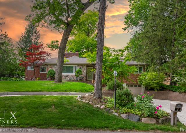 Property at 1700 Hamilton Dr, Bloomfield Hills, MI 48302, 3 beds, 1.5 baths