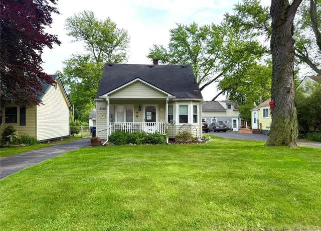 Property at 35717 Columbia Ave, Westland, MI 48186, 3 beds, 2 baths