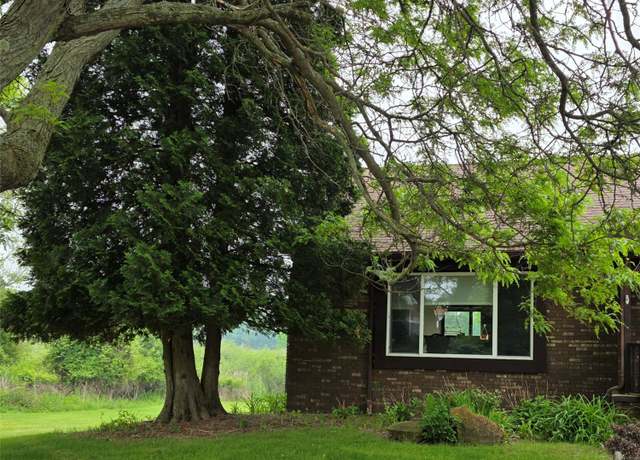 Property at 254 Cross Timbers St, Oxford, MI 48371, 5 beds, 3 baths