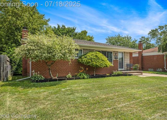 Property at 26470 Oak St, Roseville, MI 48066, 3 beds, 1 bath