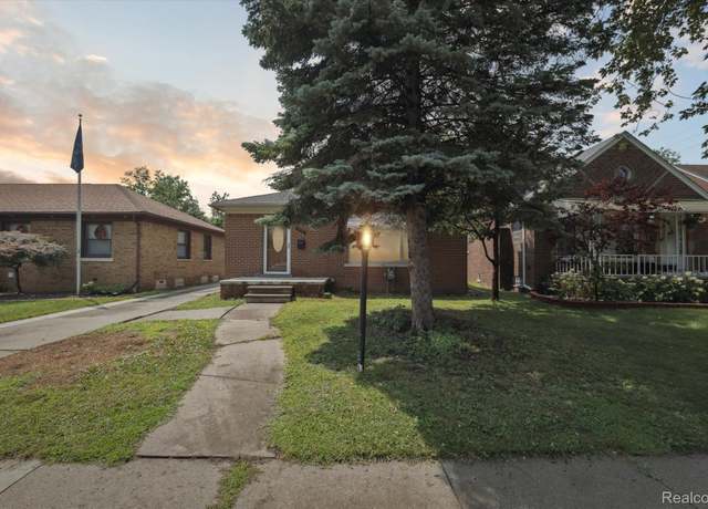 Property at 7307 Colonial St, Dearborn Heights, MI 48127, 3 beds, 2 baths
