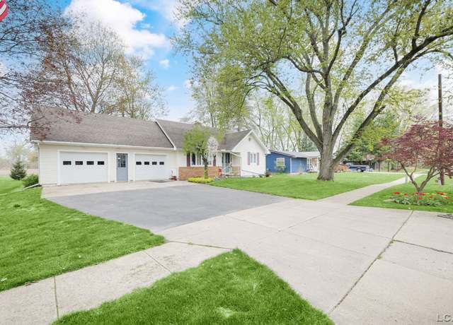 Property at 202 Franklin St, Blissfield, MI 49228, 4 beds, 1.5 baths