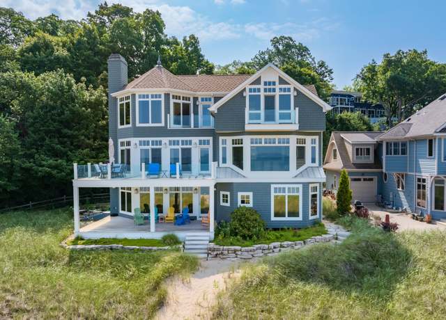 Property at 198 Grand Blvd, Benton Harbor, MI 49022, 4 beds, 3.5 baths
