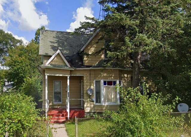 Property at 309 High St, Benton Harbor, MI 49022, 4 beds, 1 bath