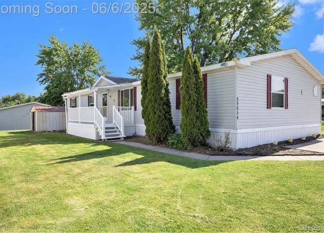 Property at 29654 Danbury Ct, New Baltimore, MI 48051, 4 beds, 2 baths