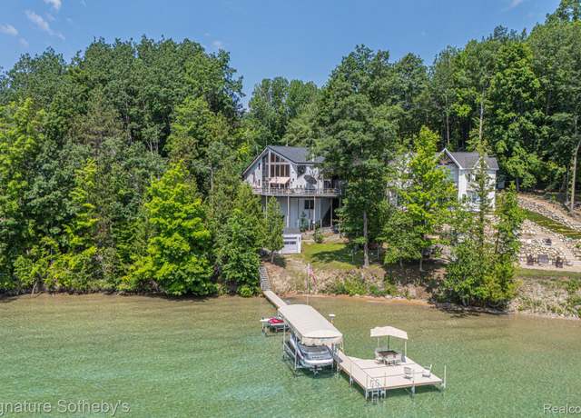 Property at 8641 Brettonwood Shores Rd, Milton Township, MI 49676, 4 beds, 3 baths