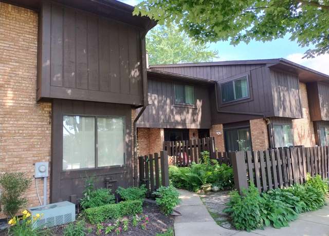 Property at 37382 Clubhouse Dr, Sterling Heights, MI 48312, 2 beds, 1.5 baths