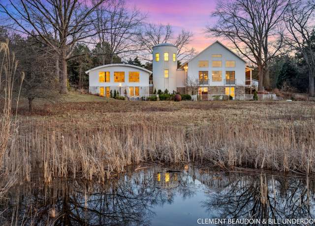 Property at 6309 Riverside Rd, Fennville, MI 49408, 3 beds, 4 baths