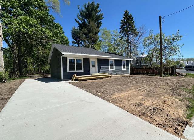 Property at 28 Fremont Ave, Fremont, MI 49412, 3 beds, 1.5 baths