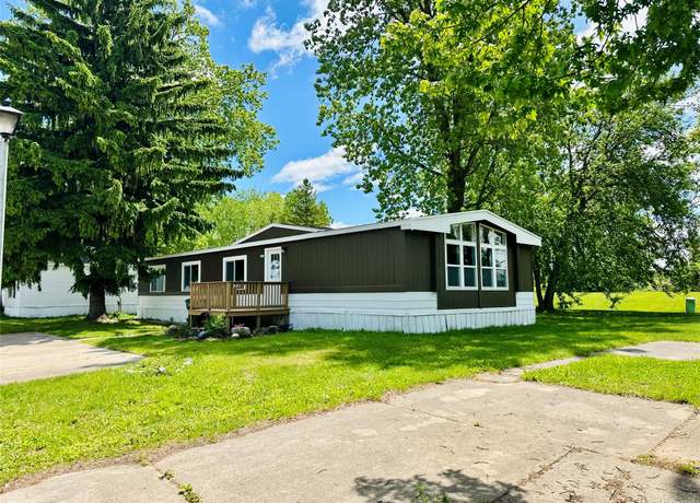 Property at 10365 Alans Dr, Fowlerville, MI 48836, 5 beds, 2 baths