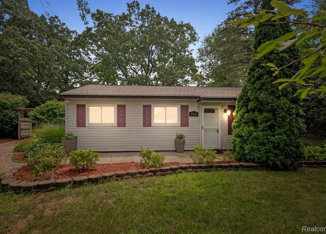 Property at 3112 Terry St, Commerce Twp, MI 48390, 3 beds, 1 bath