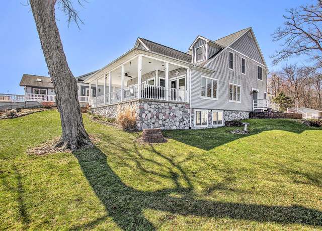 Property at 101 Lakeside Dr, Quincy, MI 49082, 6 beds, 3 baths