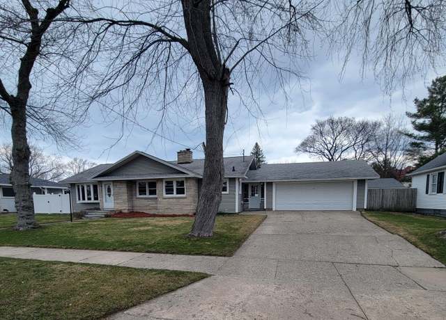 Property at 340 7th St St, Manistee, MI 49660, 3 beds, 2 baths