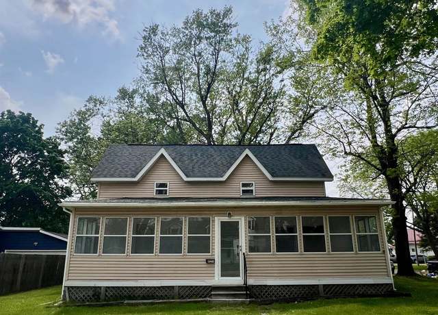 Property at 823 Pine Ave, Alma, MI 48801, 3 beds, 1.5 baths