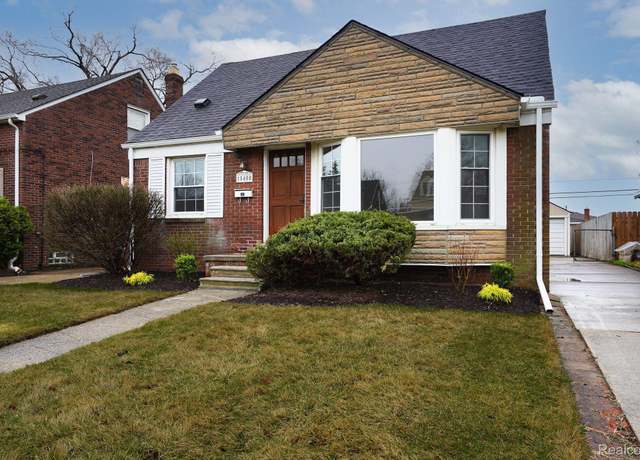 Property at 15400 Sprenger Ave, Eastpointe, MI 48021, 3 beds, 1 bath