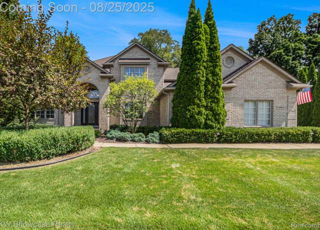 Property at 989 Suchava Dr, White Lake Charter Township, MI 48386, 5 beds, 3.5 baths