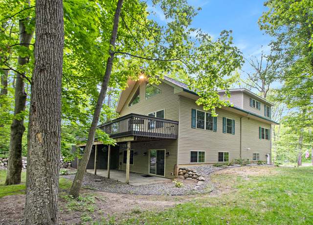 Property at 1051 11th St, Plainwell, MI 49080, 3 beds, 2.5 baths