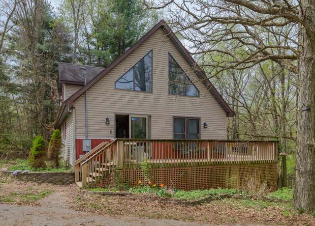 Property at 4060 S 5th St, Kalamazoo, MI 49009, 4 beds, 3 baths