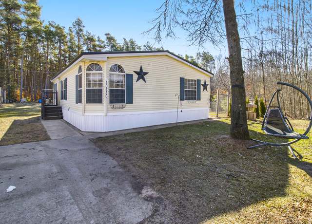 Property at 10430 90th Ave, Mecosta, MI 49332, 3 beds, 2 baths