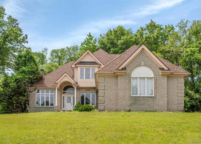 Property at 2479 Waterfront Dr, Brighton, MI 48114, 4 beds, 2.5 baths