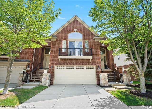 Property at 45906 Dutton Dr, Macomb, MI 48044, 2 beds, 2.5 baths