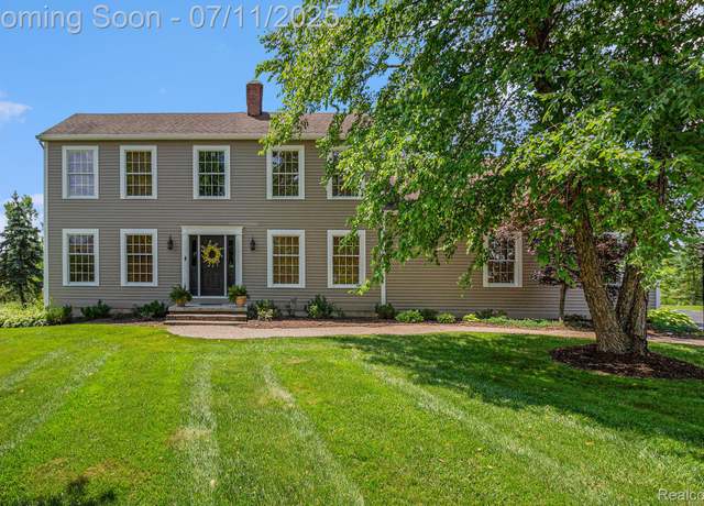 Property at 5436 Green Bank Dr, Grand Blanc, MI 48439, 5 beds, 3.5 baths