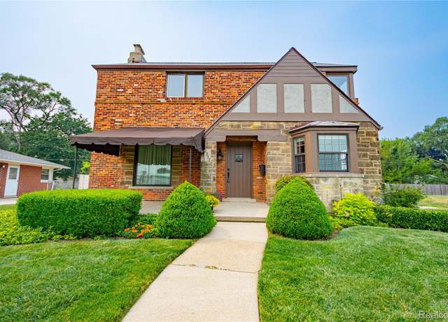 Property at 2977 Military Street St, Port Huron, MI 48060, 3 beds, 1.5 baths