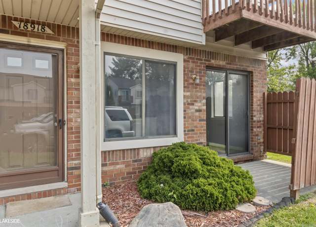 Property at 18918 E 14 Mile Rd, Roseville, MI 48066, 2 beds, 1 bath