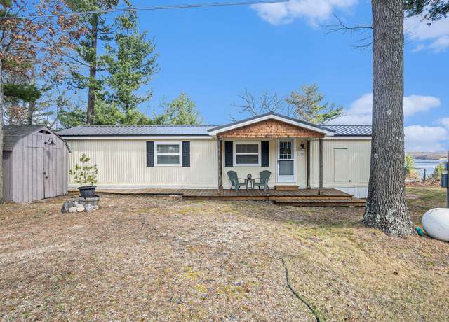 Property at 5710 Pear Ave, Newaygo, MI 49337, 2 beds, 1 bath