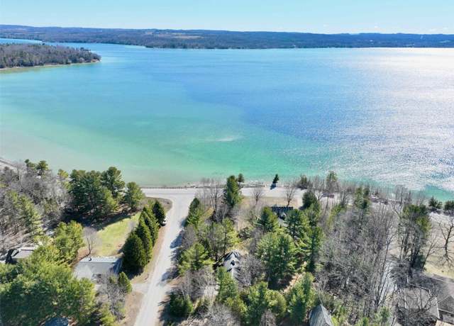 Property at 4200 E Oxford Dr, Leland, MI 49654, 2 beds, 1.5 baths