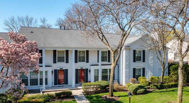 Photo of 1993 Shorepointe Ln, Grosse Pointe Woods, MI 48236
