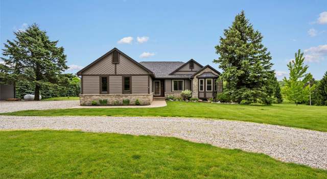 Photo of 6102 Cherry Ridge Dr, Howell, MI 48855
