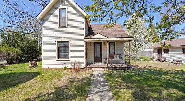 Photo of 1012 Locust St, Traverse City, MI 49684