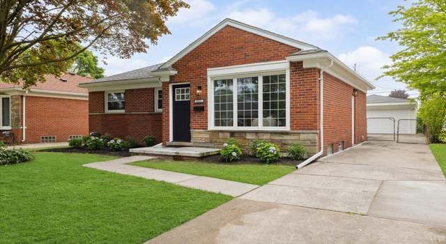 Photo of 31111 Angeline Ct E, St Clair Shores, MI 48082