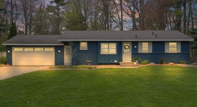 Photo of 6895 Pinebrook Dr, Hudsonville, MI 49426