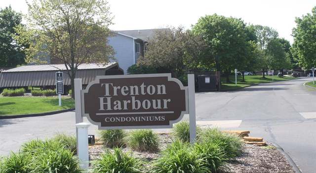 Photo of 1325 Harbour Blvd #86, Trenton, MI 48183