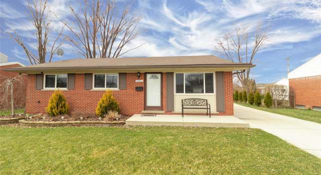 Photo of 39385 Millington Dr, Sterling Heights, MI 48313