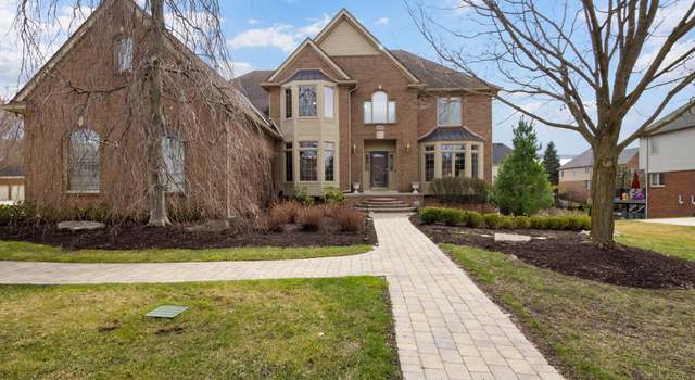 Photo of 41671 Sudbury Ct, Novi, MI 48375