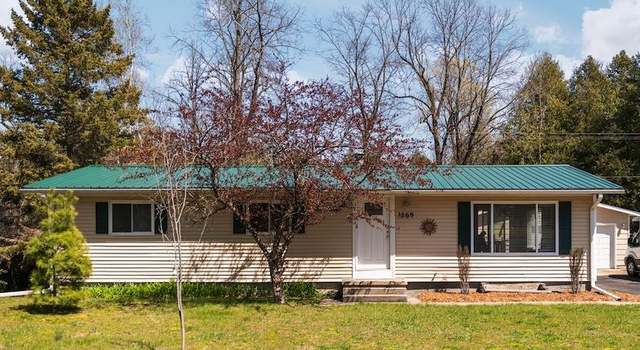 Photo of 9869 E Cherry Bend Rd, Traverse City, MI 49684