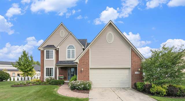 Photo of 28016 Stillwater Ct, New Hudson, MI 48165