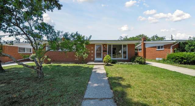 Photo of 8657 Mercedes St, Dearborn Heights, MI 48127