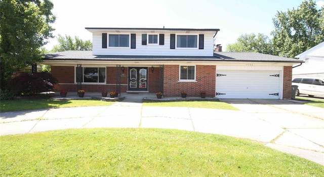 Photo of 18996 Cheyenne St, Clinton Township, MI 48036