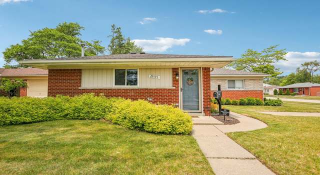 Photo of 22549 Ashley St, Farmington, MI 48336