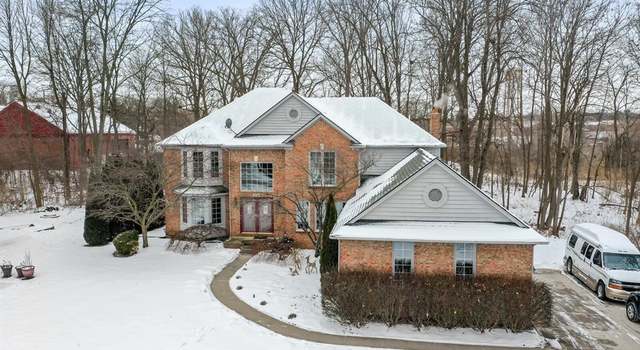 Photo of 1120 Lakeview Dr, Rochester, MI 48306