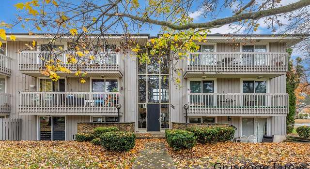 Photo of 2581 Ridgecroft Dr SE #102, Kentwood, MI 49546